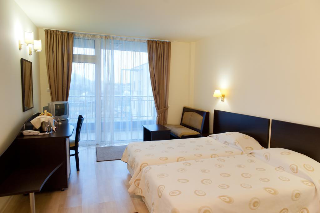 Hotel Astrea Hisarya Oda fotoğraf